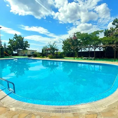 Rutland 2 - Menada Apartment
